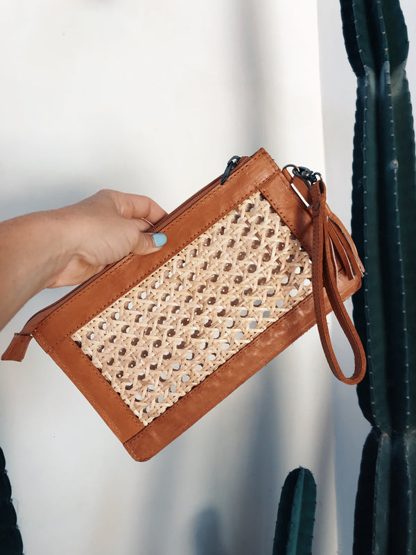 Pochette cannage et cuir camel