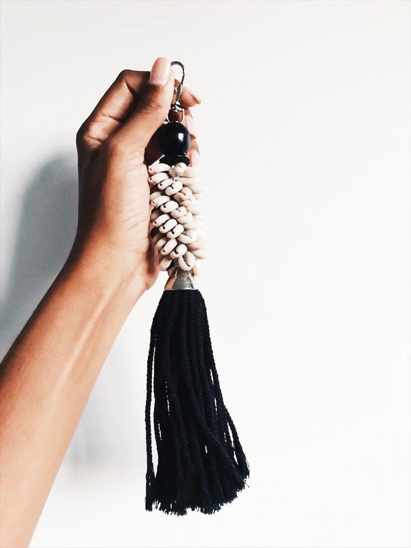 porte cles coquillages noir